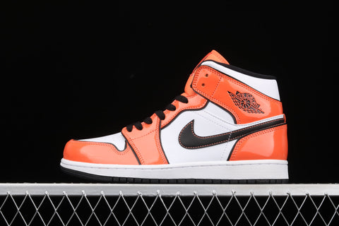 Air Jordan 1 Retro Mid